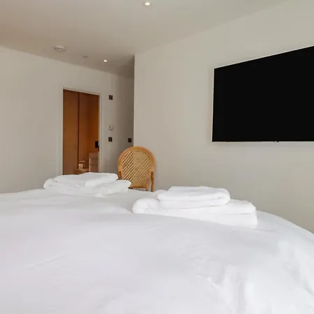 13 Cliff Edge * Newquay (Cornwall)